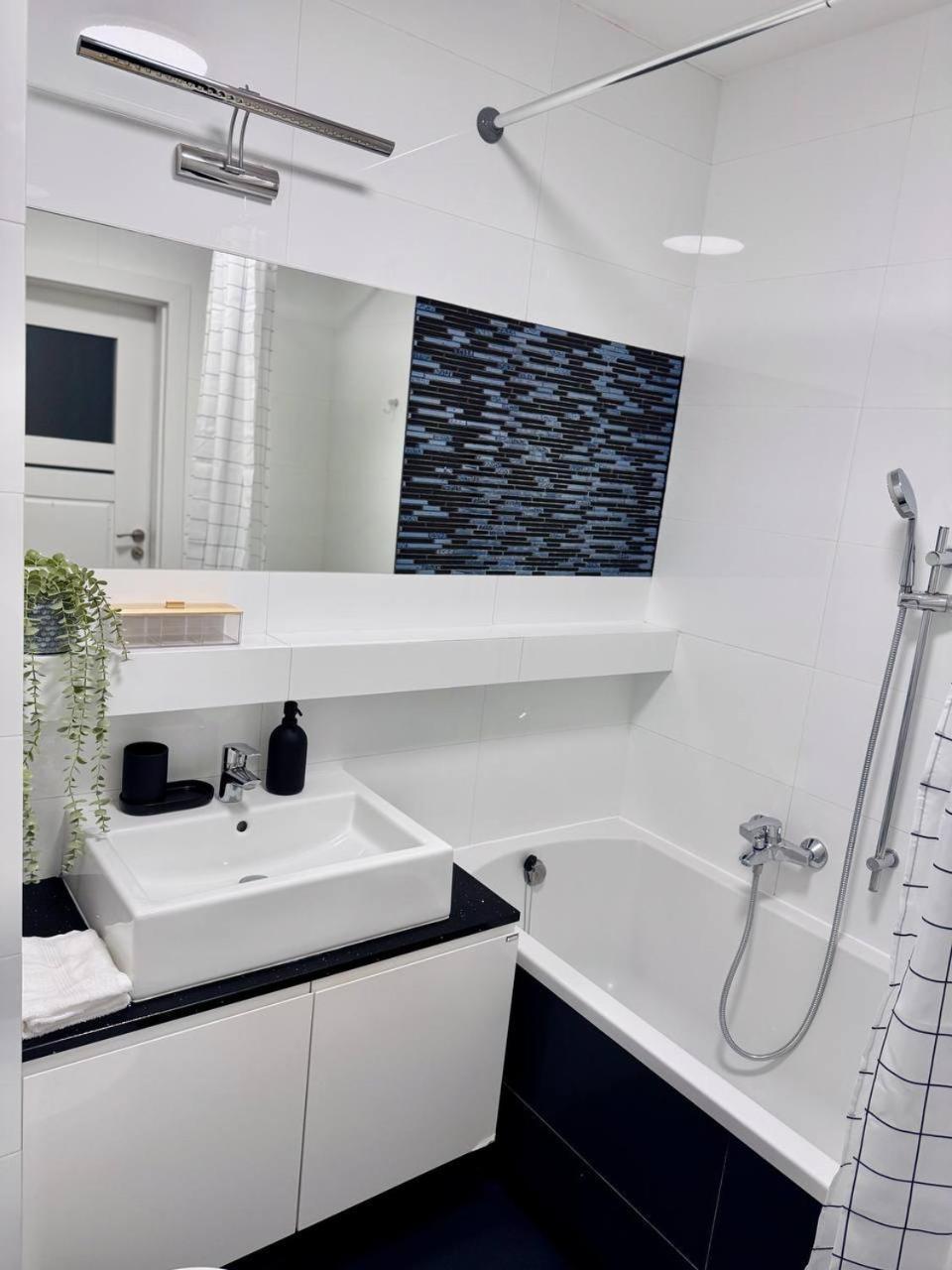 C- Home4U - Apartment With A City View Close To Aquapark, Parking In Secured Area Krakow Luaran gambar